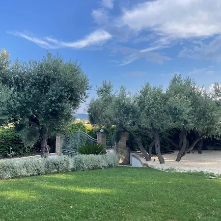 度假居 La Bouganvillea