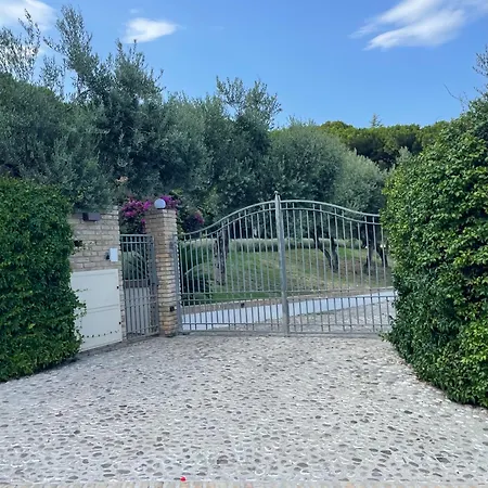 La Bouganvillea